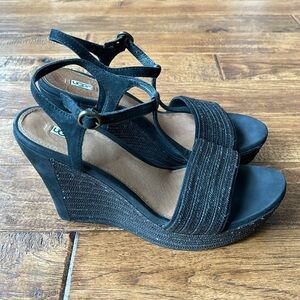 UGG Fitchie Wedge Espadrille Platform T-Strap Dress Sandals Black Size 9.5